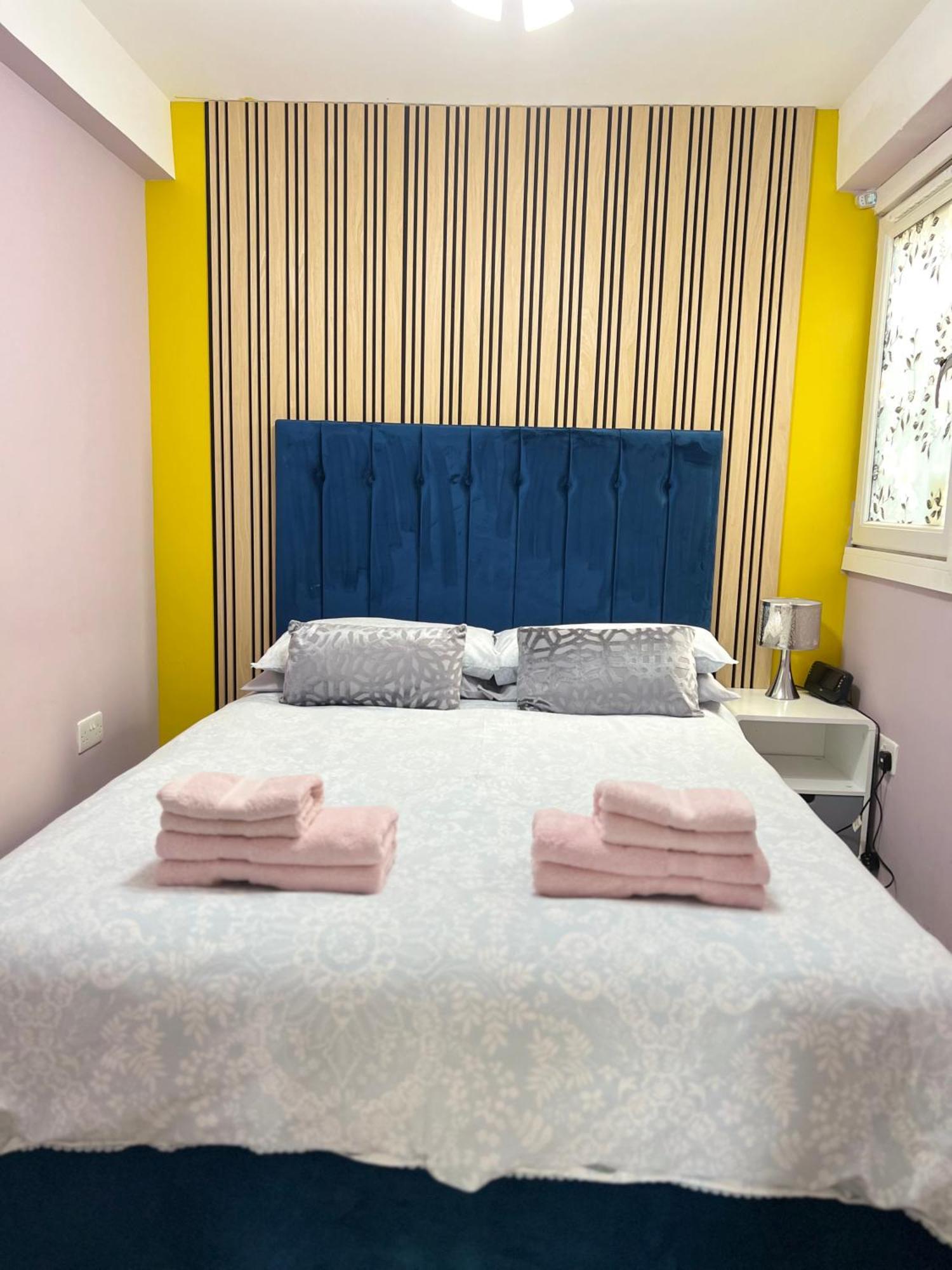 Penlea ~ 1 Bedroom Flat With Harbour View *