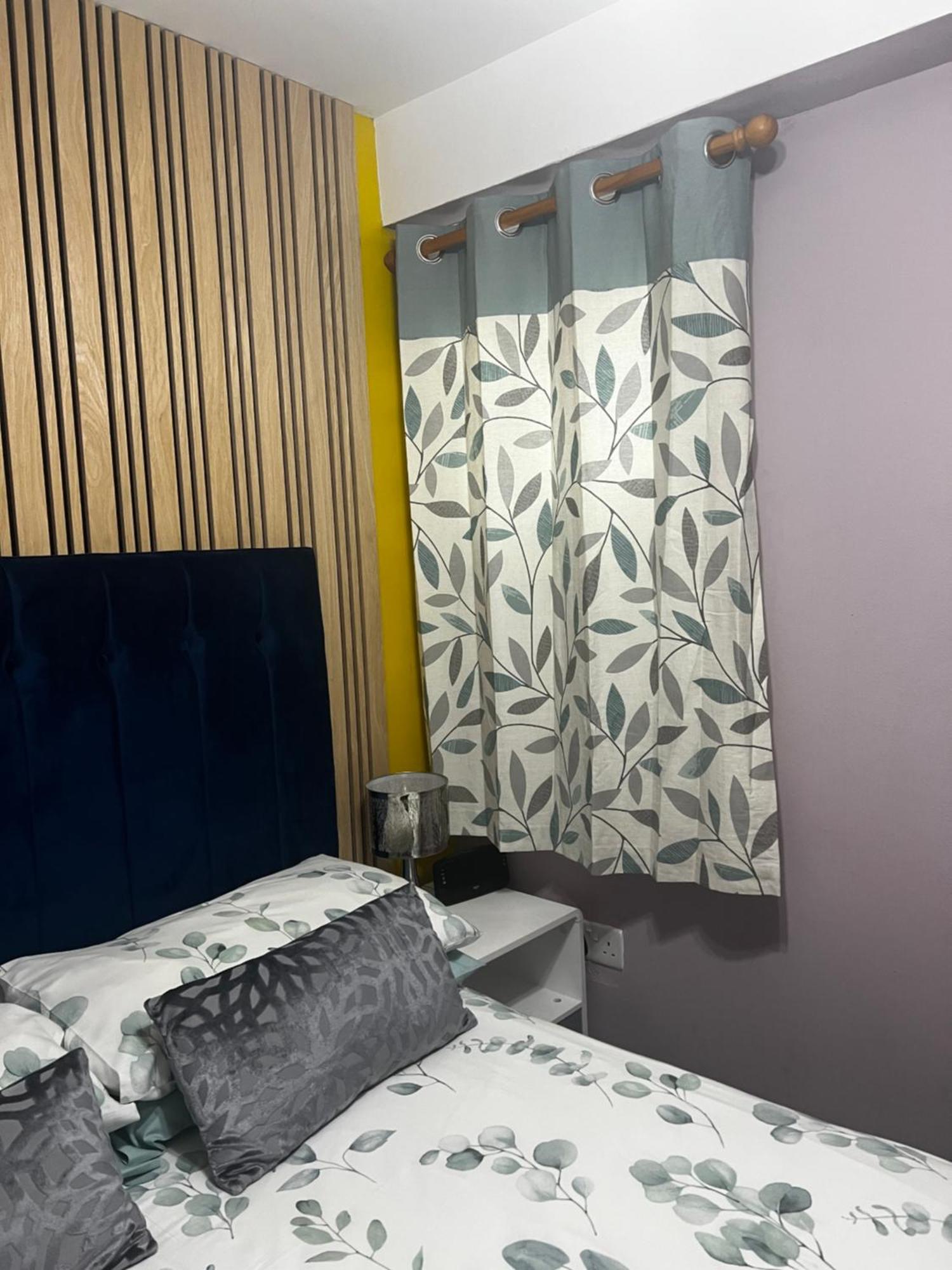 Penlea ~ 1 Bedroom Flat With Harbour View